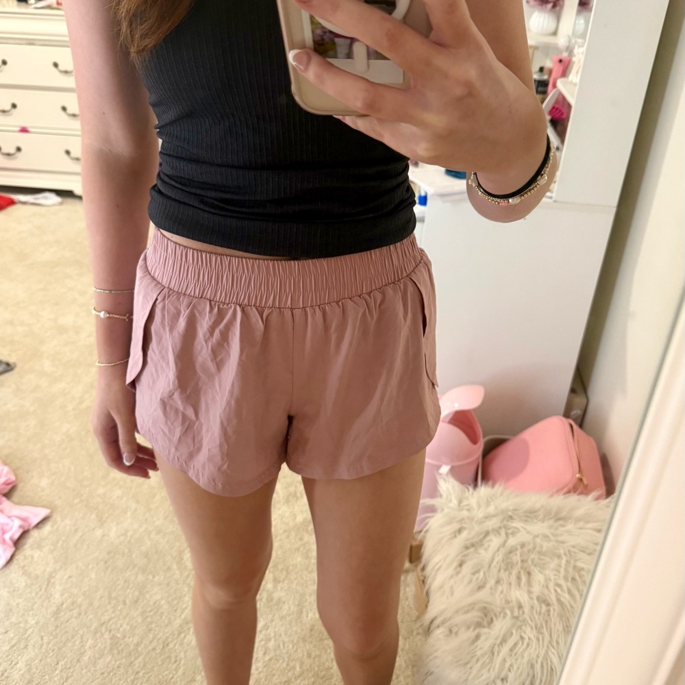 Altard State Women's light mauve Shorts